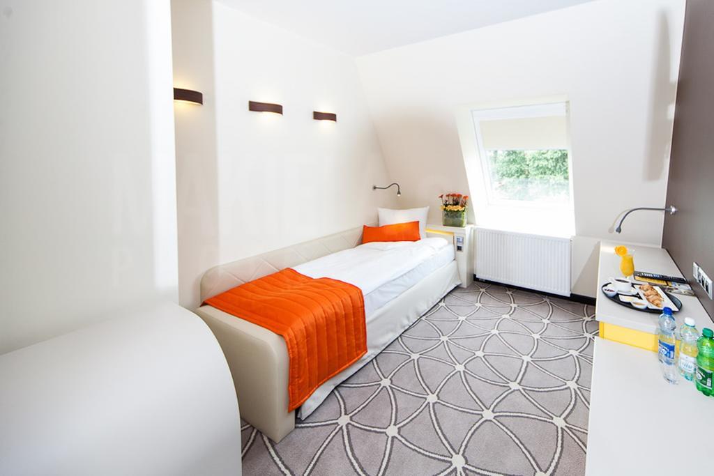 Hotel Eclipse Domasław Chambre photo