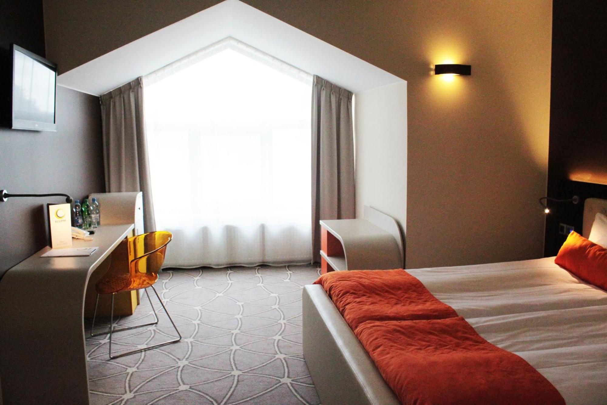 Hotel Eclipse Domasław Extérieur photo