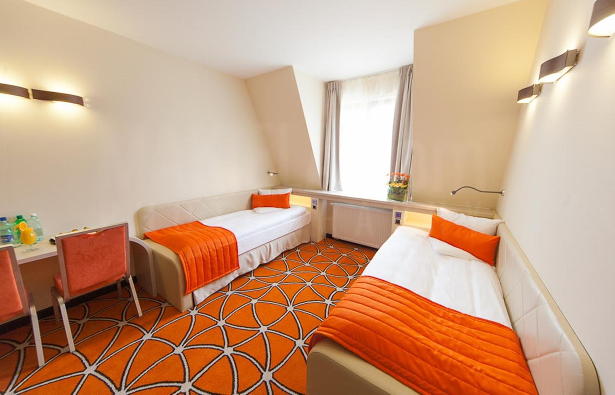 Hotel Eclipse Domasław Chambre photo