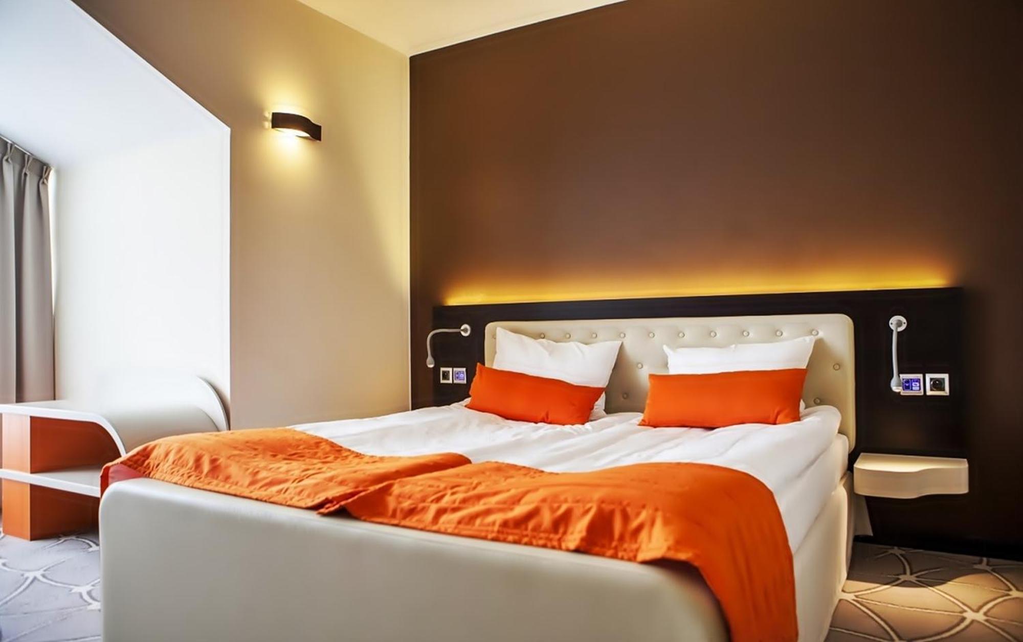 Hotel Eclipse Domasław Extérieur photo