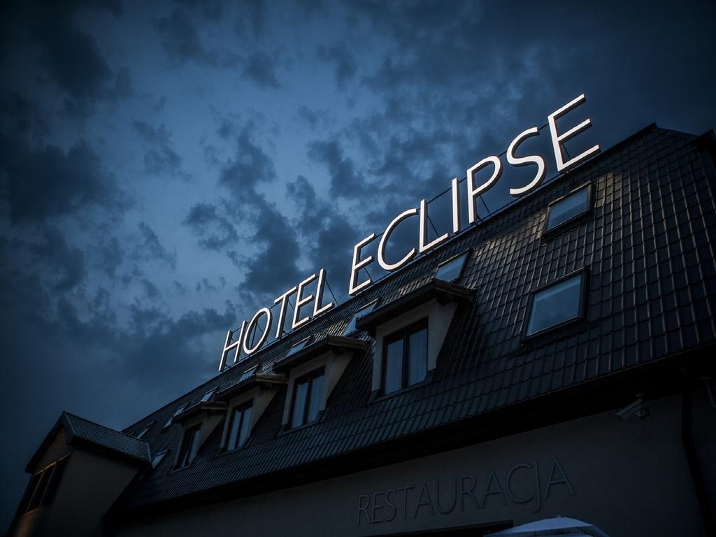 Hotel Eclipse Domasław Extérieur photo