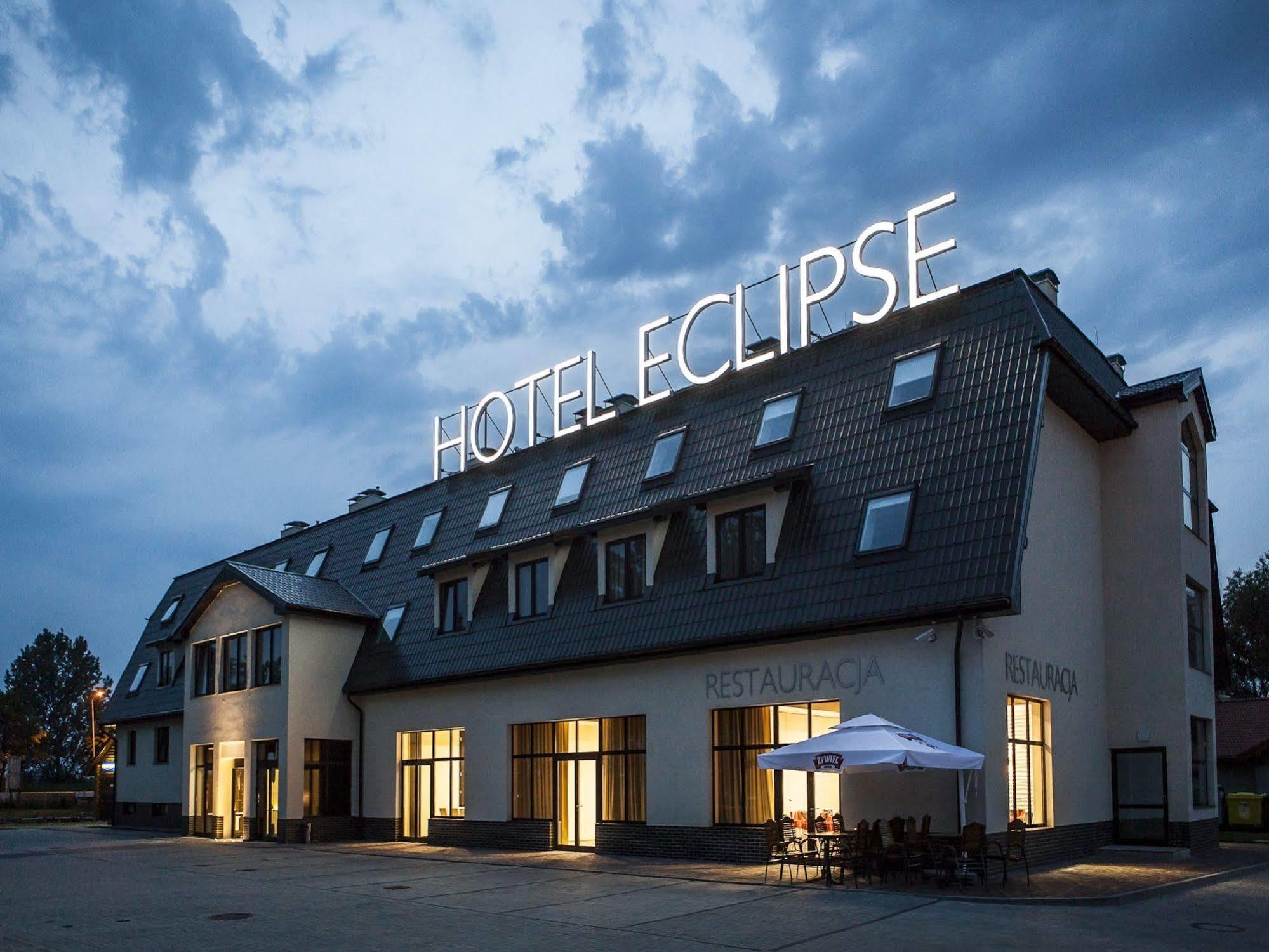 Hotel Eclipse Domasław Extérieur photo